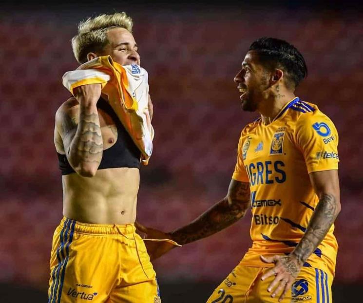 Saca Tigres triunfo y liderato con 9 jugadores