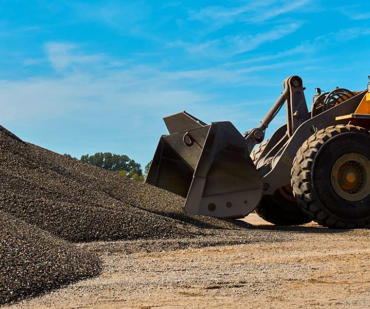 Industria frena su recuperación, cae 1.0% en febrero