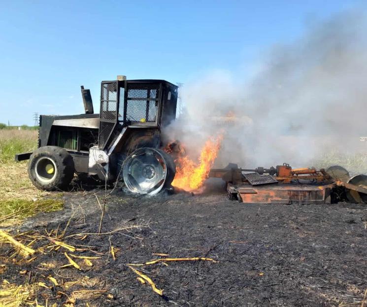Se quema tractor en Hualahuises