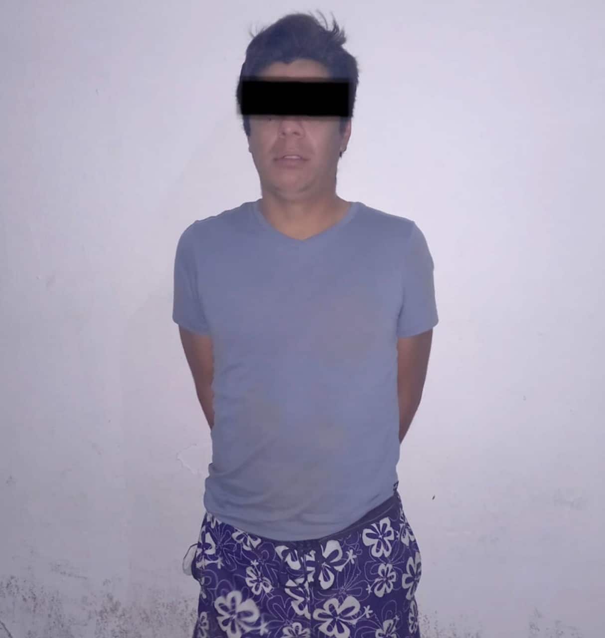 Tras golpear a su pareja, arrojarla de su taxi junto con su hija, y atropellarla, un trabajador del volante fue arrestado