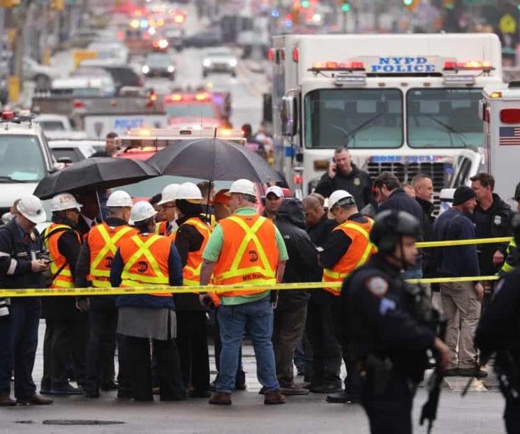 Reportan tiroteo en metro de Nueva York; hay varios heridos