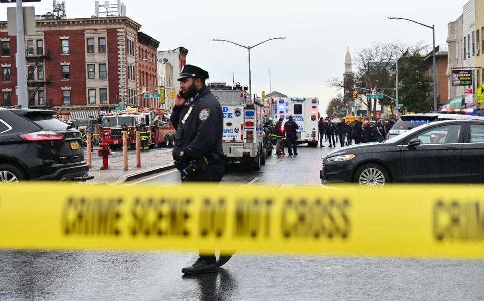 Arma del atacante del metro de Brooklyn se atascó: policía