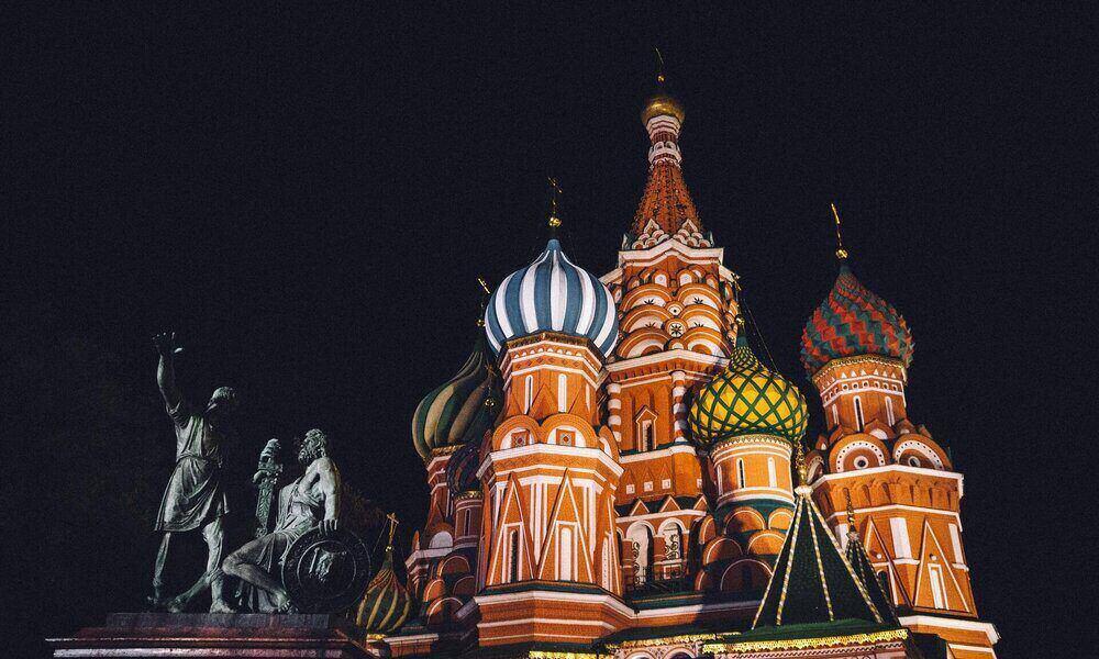 Ericsson y Nokia suspenden sus operaciones en Rusia