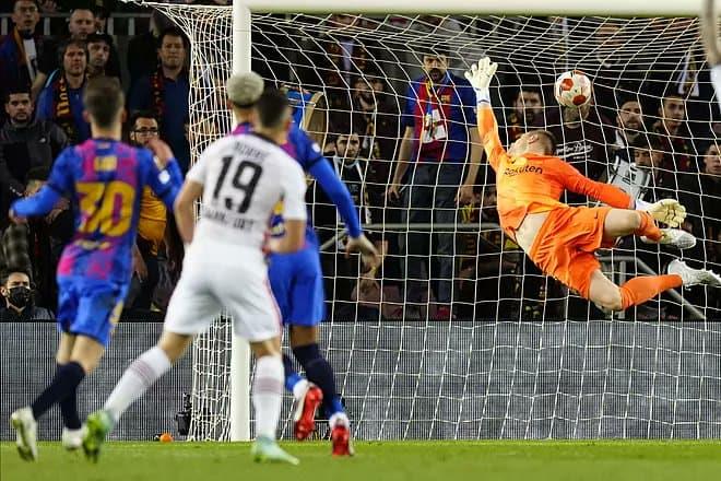 Empata Barcelona con Frankfurt y queda eliminado