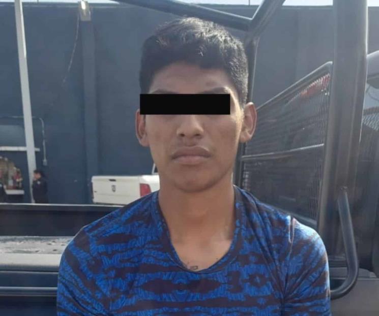 Detienen a hombre por portar arma larga