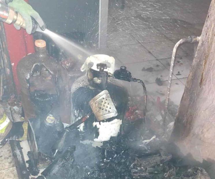 Se incendia negocio de comida en Monterrey