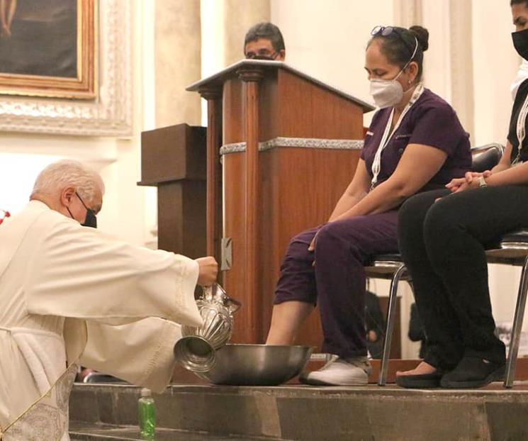 Agradece Cabrera López labor de médicos en NL