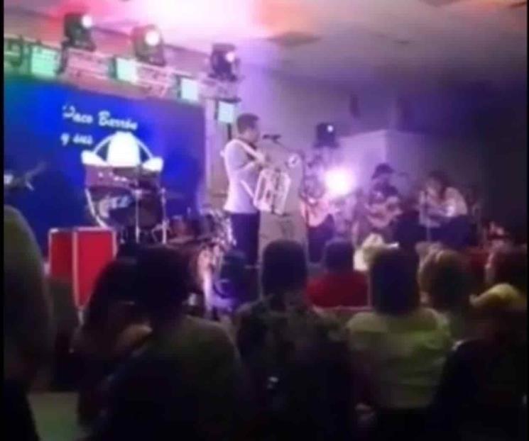 Acuchilla a su ex pareja en concierto