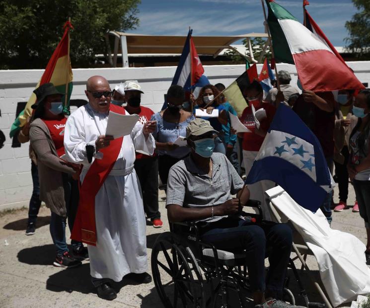 Representan migrantes la Pasión de Cristo