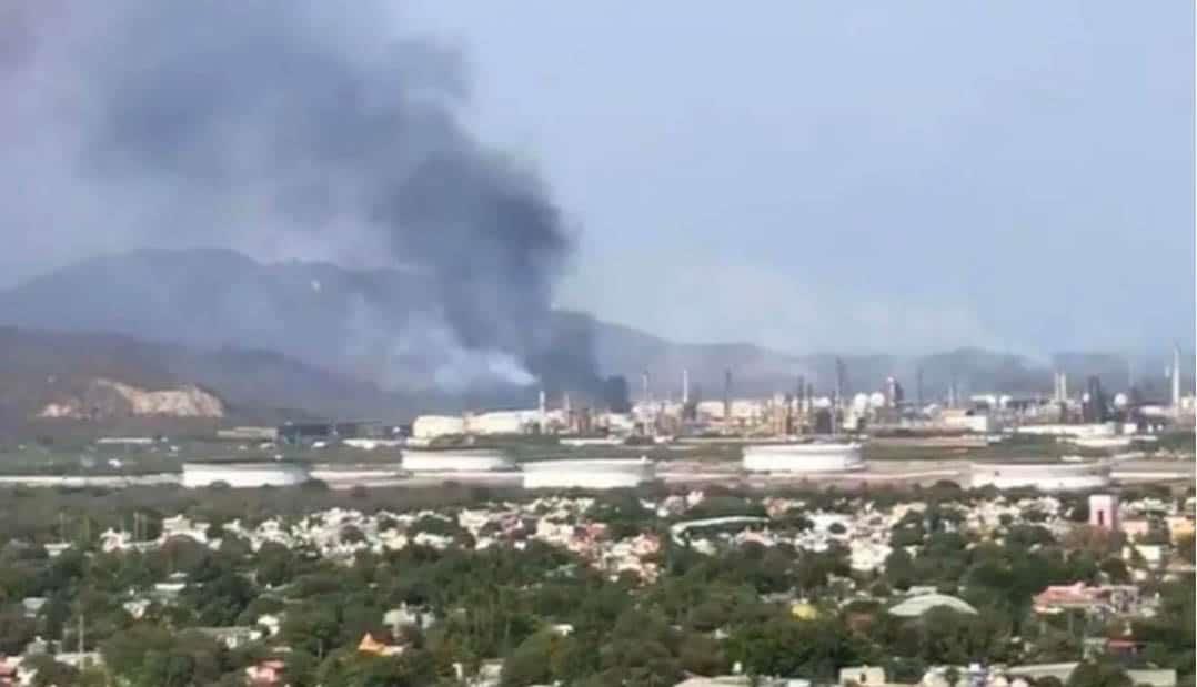 Se reactiva incendio en refinería de Salina Cruz