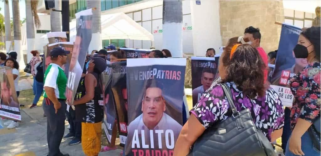 Acusan a Layda Sansores de presiones por reforma eléctrica