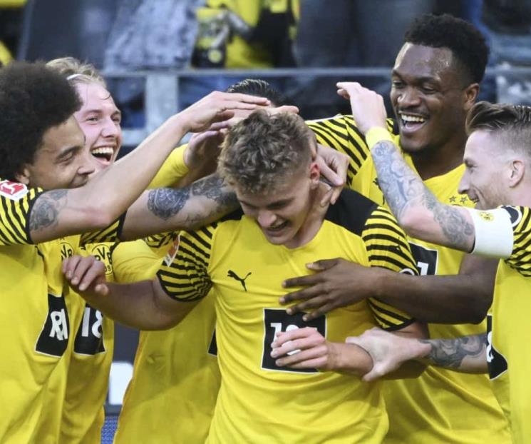 Golea el Dortmund y se pone a 6 de Bayern en Bundesliga
