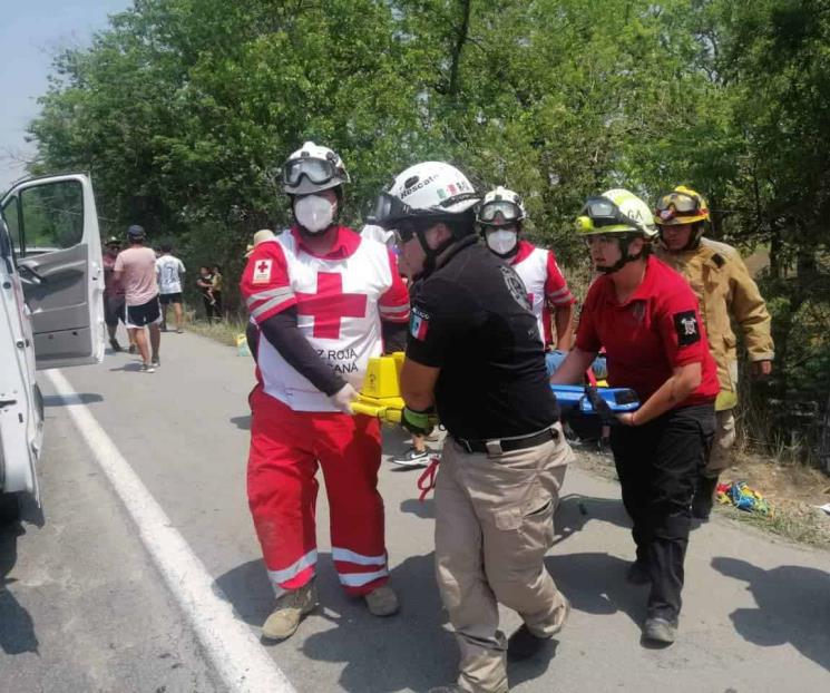 Deja accidente 4 heridos en la Nacional
