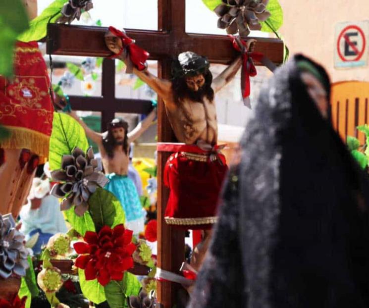 Desfilaron más de 400 imágenes en Procesión de los Cristos