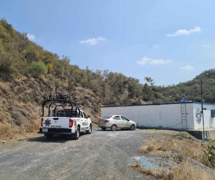 Golpea a su amigo y le roba auto