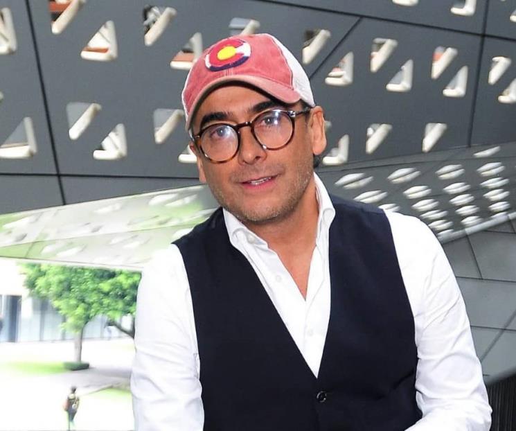 Regresa Adal Ramones a ‘Otro Rollo’... pero en teatro