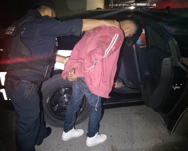 Capturan a menor tras asalto en hotel