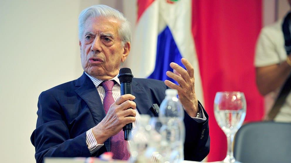 Da Vargas Llosa positivo a Covid-19