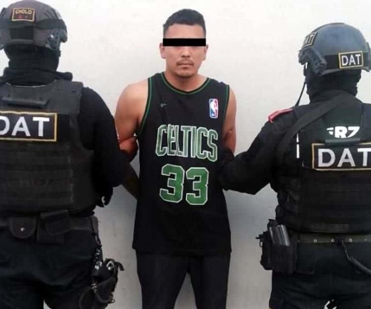 Cae por drogarse; traía orden de aprehensión