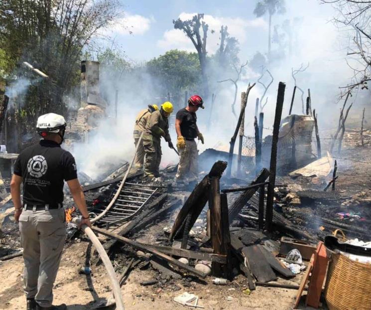 Incendio en tejabán causa movilización en Montemorelos