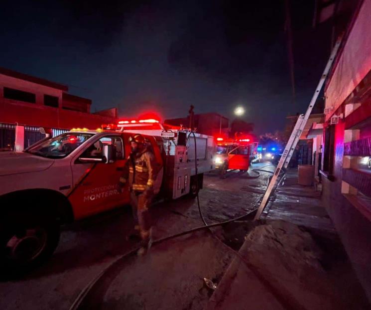Veladora provoca incendio en domicilio