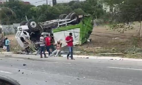 Choque múltiple deja una persona sin vida y seis lesionados