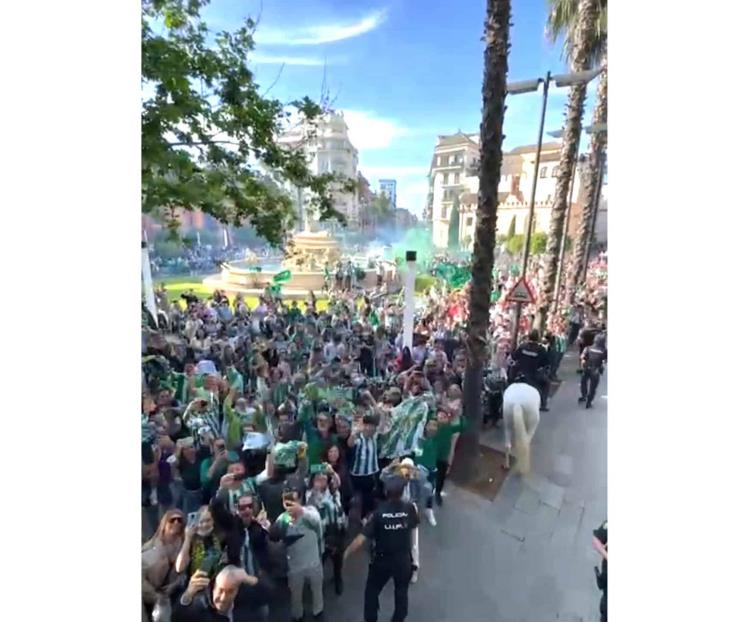 Celebran Guardado y Lainez título con el Betis