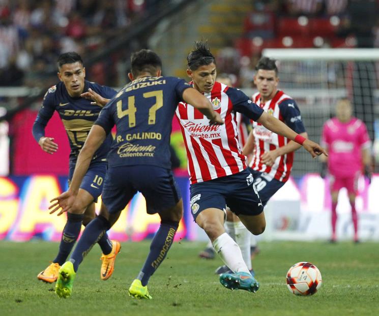 Vence Chivas a Pumas y mantienen buen momento