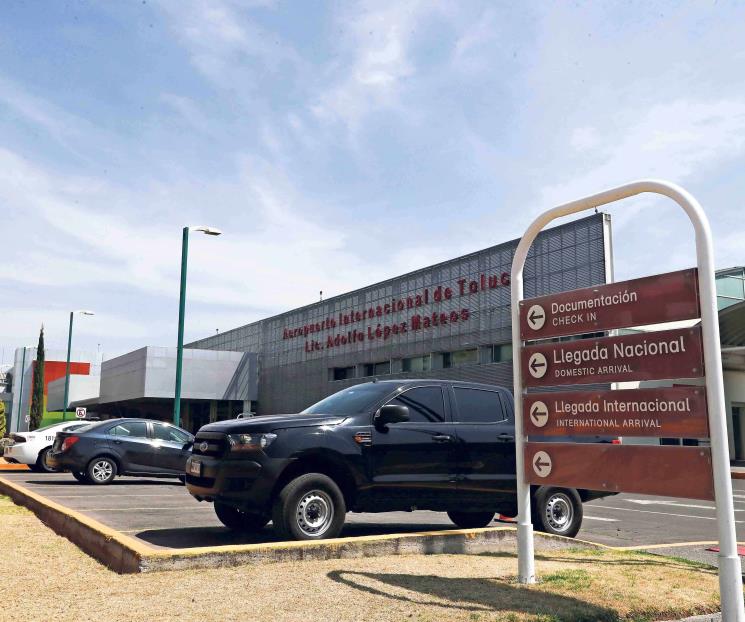 Sin gente ni vuelos comerciales Aeropuerto de Toluca Sin gente ni vuelos comerciales Aeropuerto de Toluca