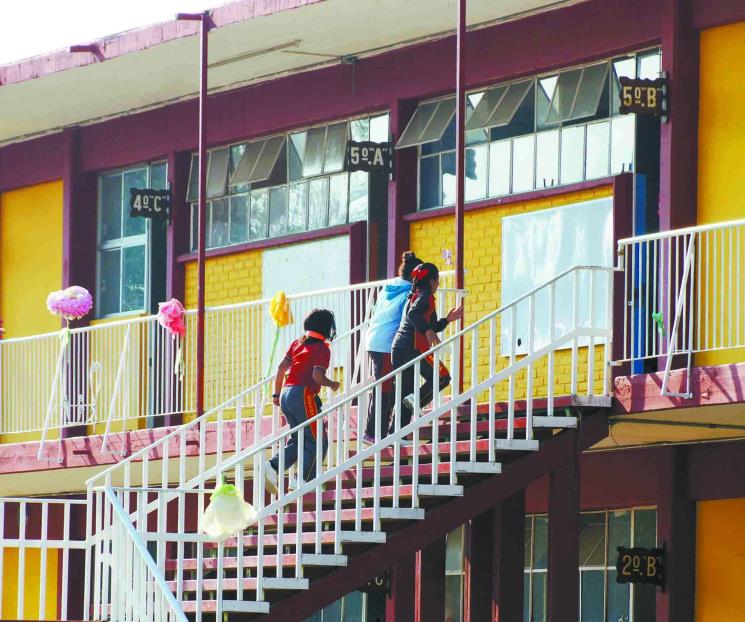 Regresan a clases más de 35 millones de estudiantes