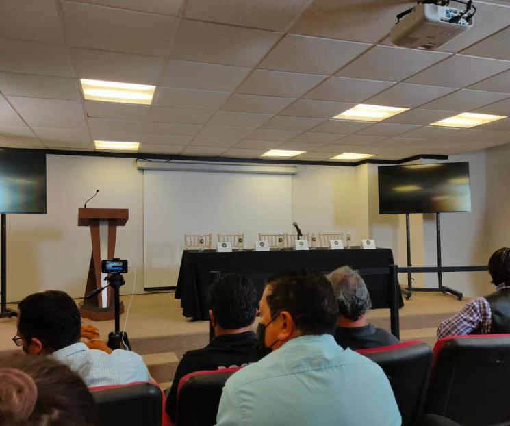 Sostiene Fiscalía nueva reunión con padres de Debanhi