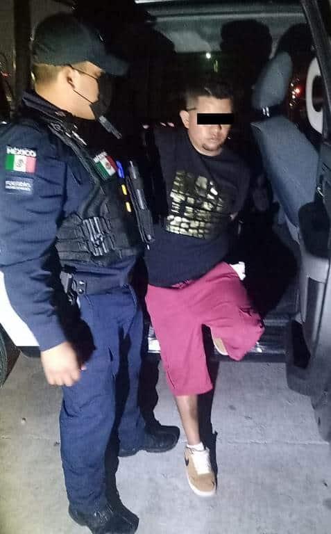 Roba caja registradora; lo detienen