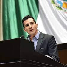 Urge arreglar la situación en la natación: Rommel Pacheco