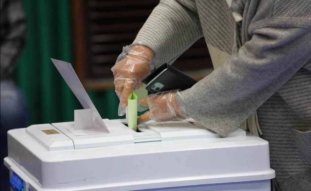 Propone AMLO nuevo INE con menos consejeros Propone AMLO nuevo INE con menos consejeros