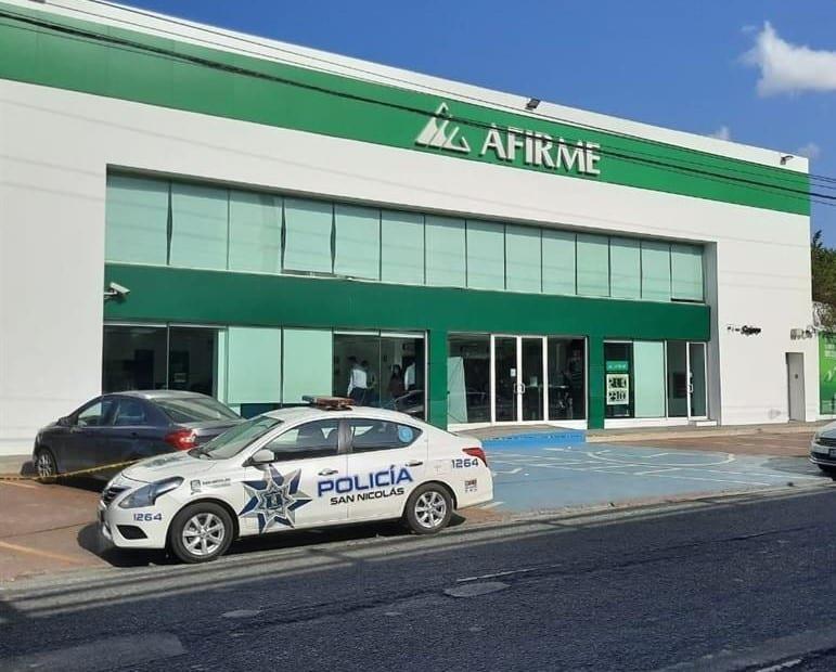 Roban 1.5 mdp a cliente de banco