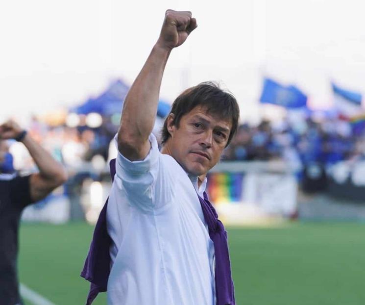No volverá Almeyda a Chivas; dirigirá en Grecia