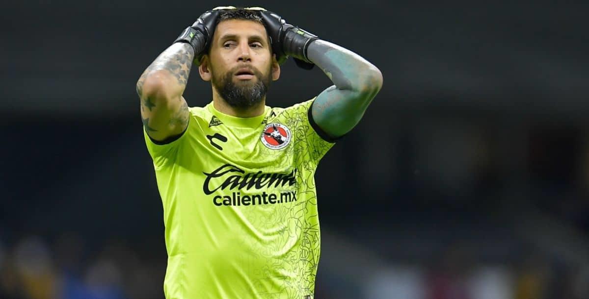 Tiene Rayados de cliente a su ex Jonathan Orozco