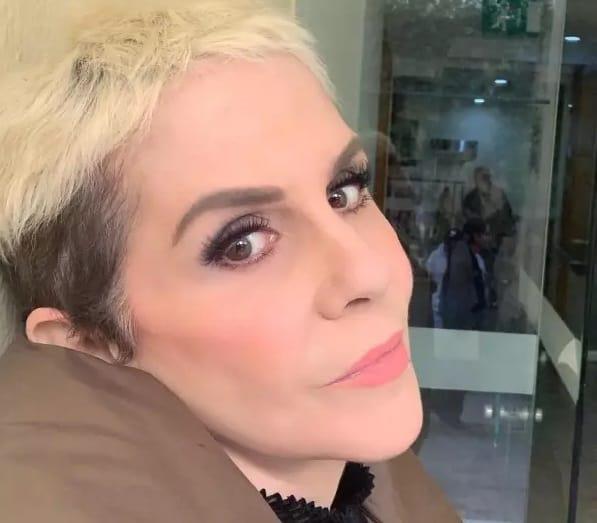 Rebecca Jones responde a quienes aseguran que es lesbiana