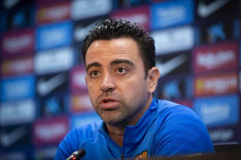 Quiere Xavi que Barça tenga 2 jugadores por posición