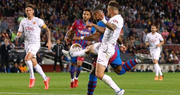Cae Vasco con el Mallorca en duelo ante Barcelona