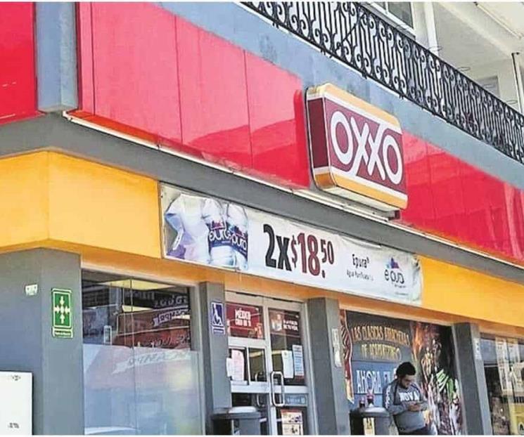 Mexicanos gastan más en Oxxo