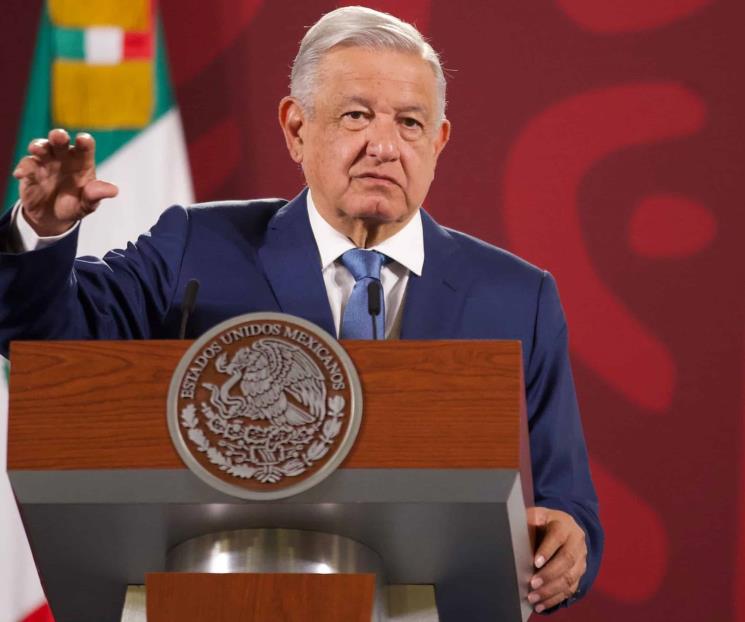 Niega AMLO que reforma electoral desaparezca INE