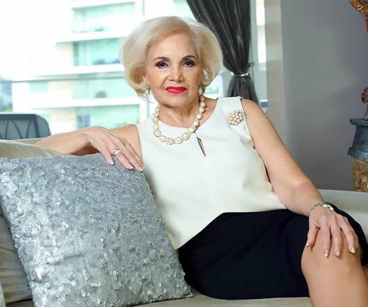 Honran a Sonya Garza con galardón “Rogelio Villarreal