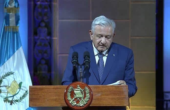 AMLO mantiene gira en Cuba pese a explosión en La Habana