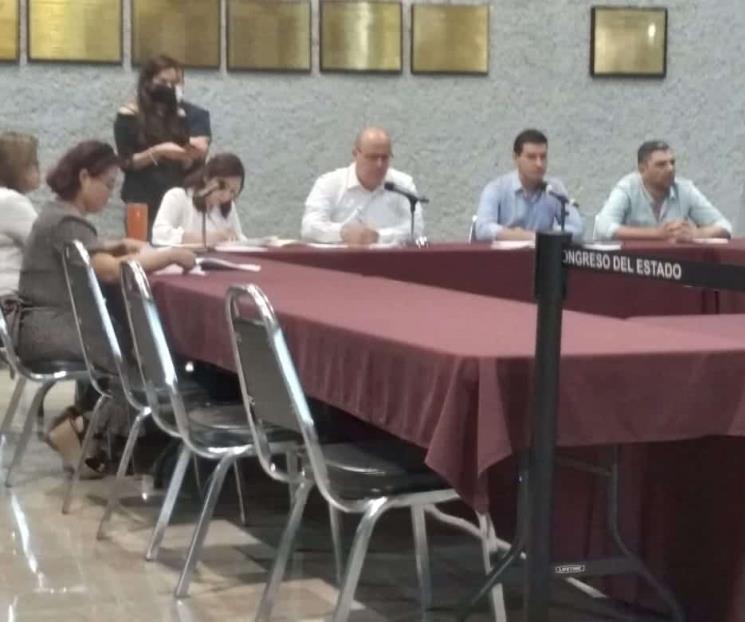 Rechazan que padres de familia elijan apellidos de sus hijos