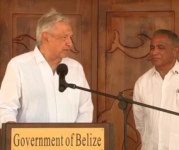 AMLO llega a Belice como parte de su gira por Centroamérica