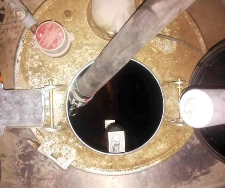 Descubren toma clandestina de combustible en Apodaca