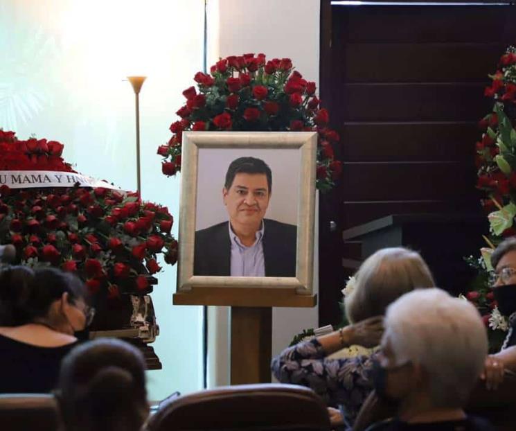 Despiden al periodista leal y hermético