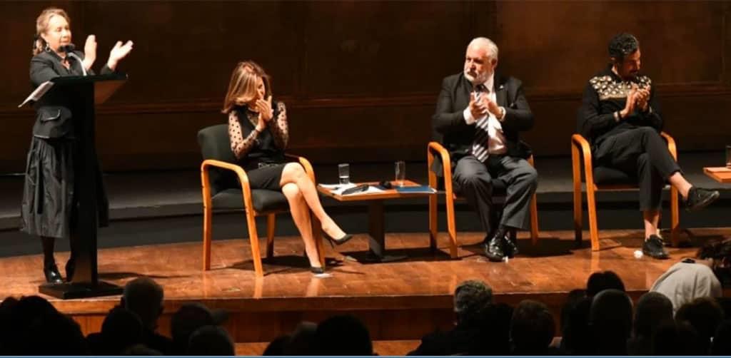 Castro, una rara persona en medio de narcisos literarios