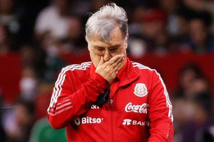 Podrá Tata Martino dirigir en junio a México